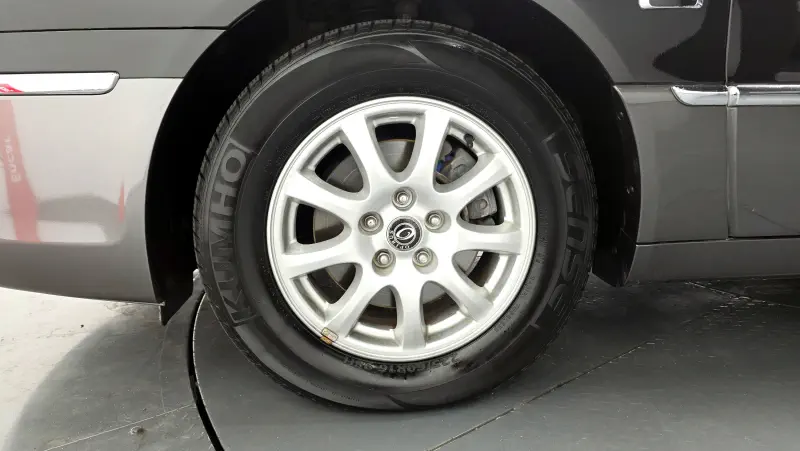 Kia OPIRUS
