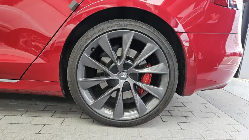 Tesla MODEL S