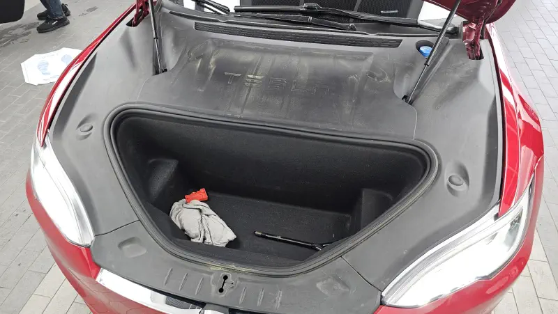 Tesla MODEL S