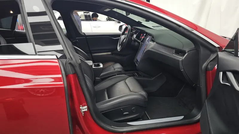 Tesla MODEL S