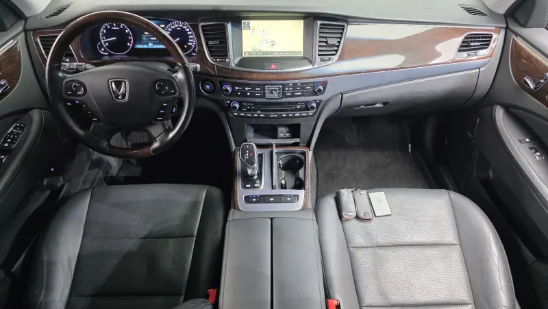 Hyundai Equus