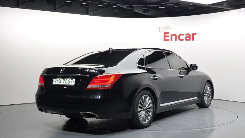 Hyundai Equus