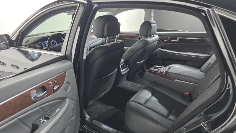 Hyundai Equus
