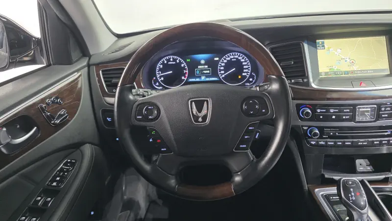 Hyundai Equus