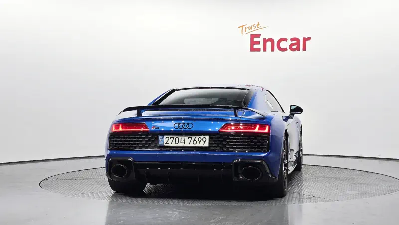 Audi R8