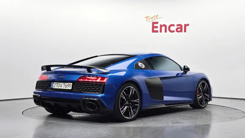 Audi R8