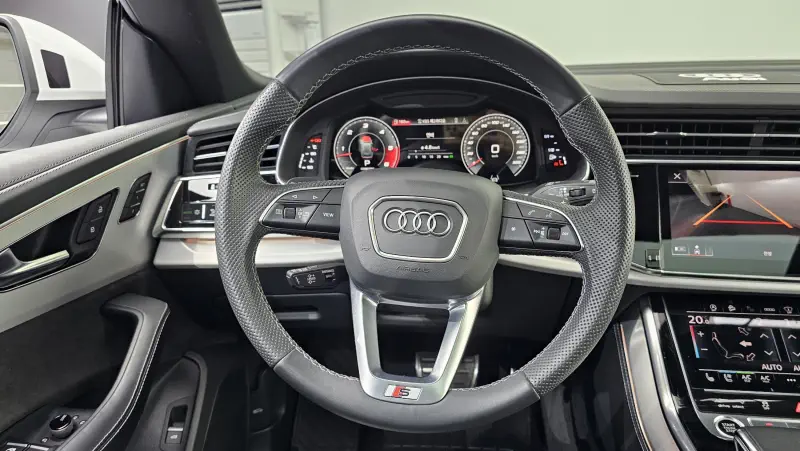 Audi Q8