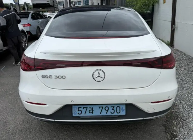 Mercedes-Benz EQE