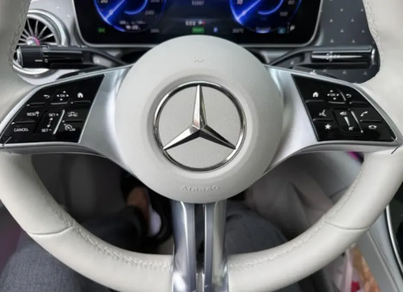 Mercedes-Benz EQE