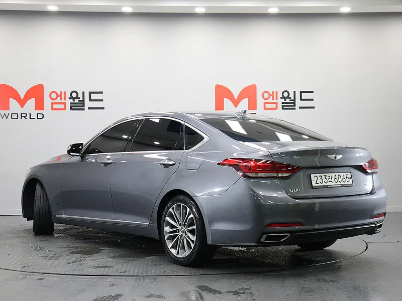 Hyundai Genesis