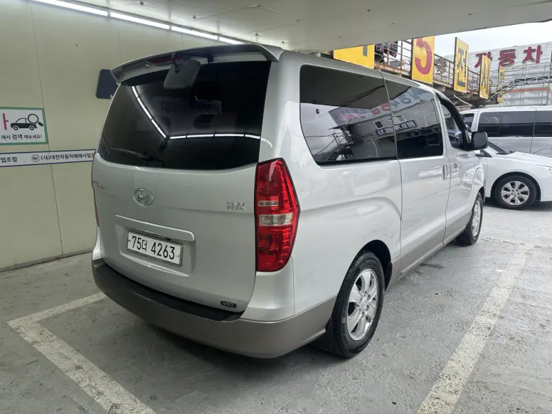 Hyundai Grand Starex