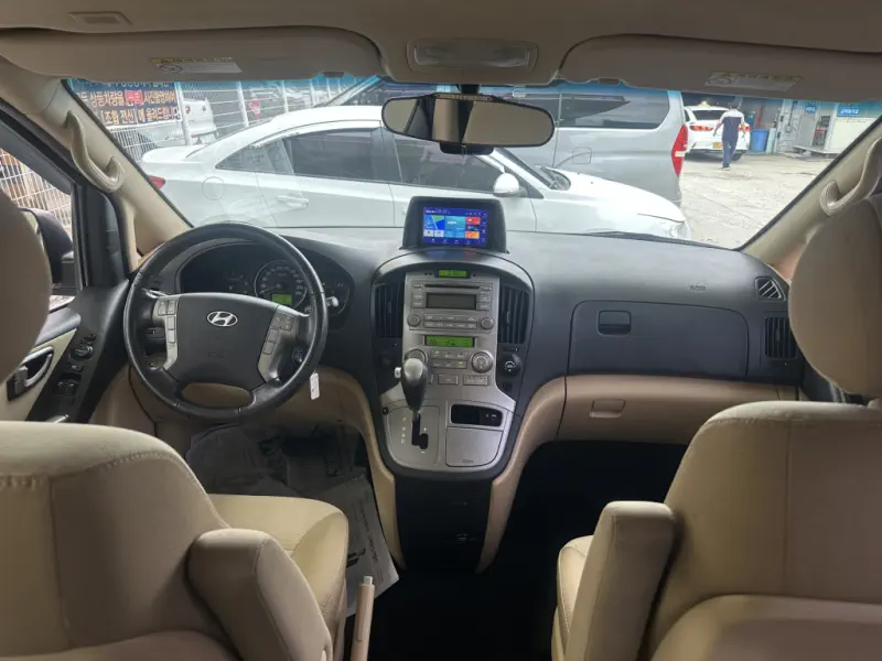 Hyundai Grand Starex