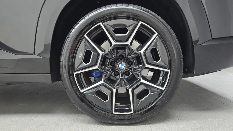 BMW XM