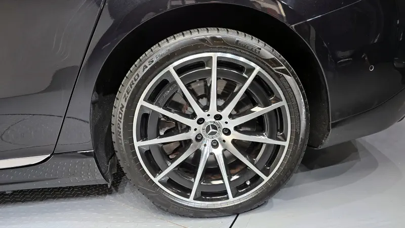 Mercedes-Benz EQS