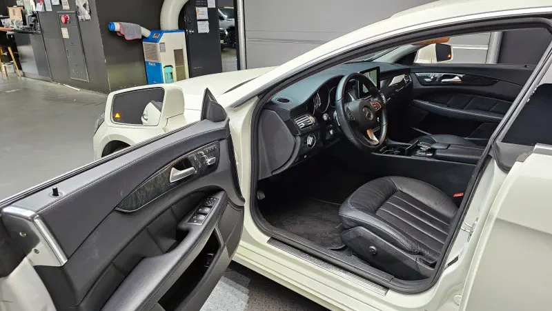 Mercedes-Benz CLS-Class