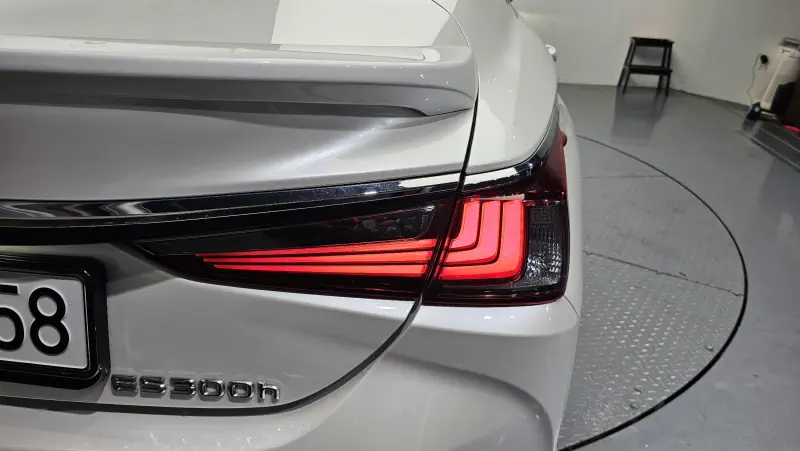 Lexus ES300h