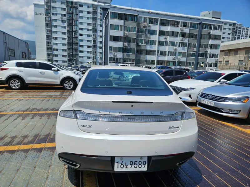 Lincoln Mkz