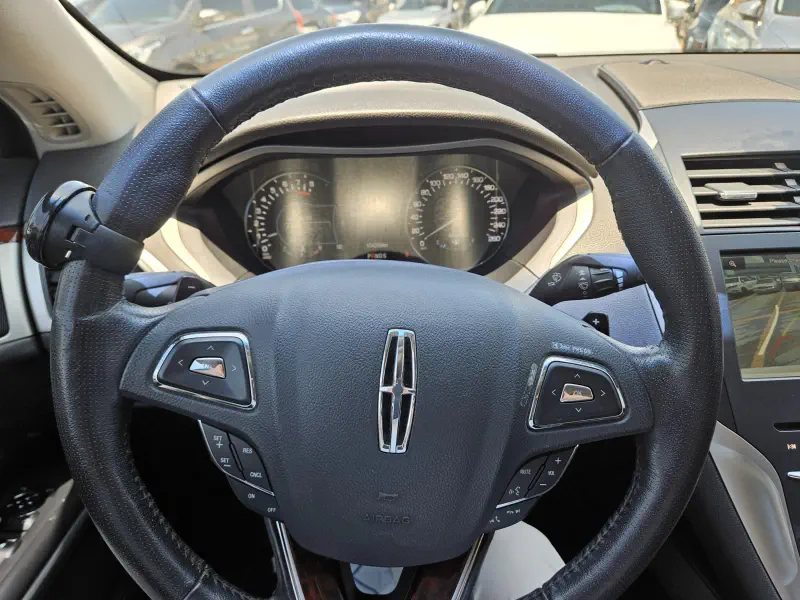Lincoln Mkz