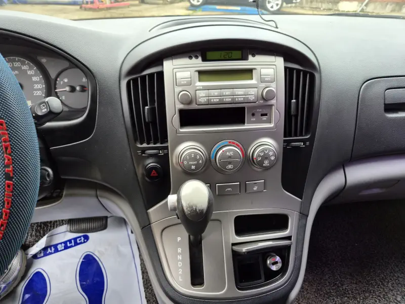 Hyundai Grand Starex