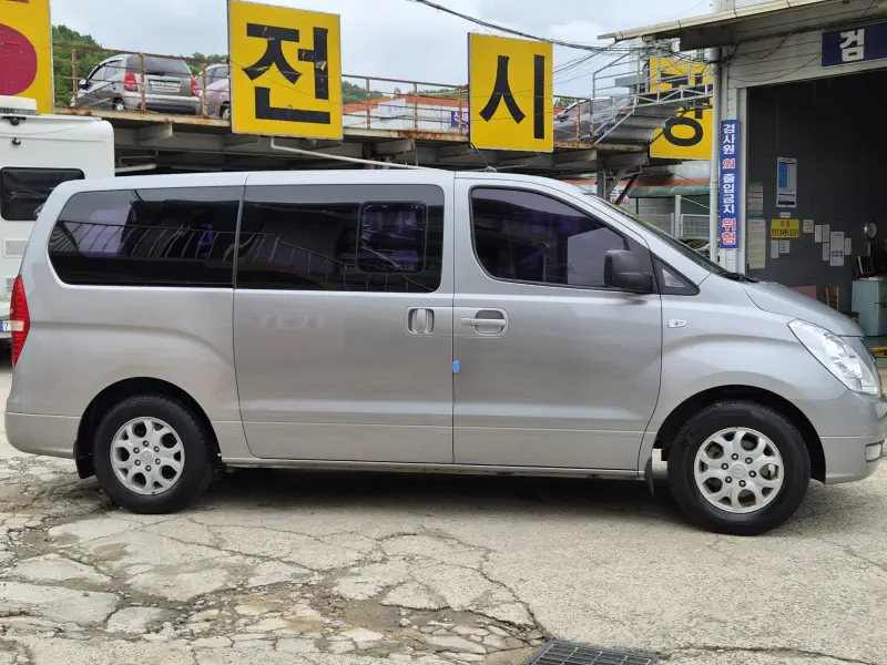 Hyundai Grand Starex