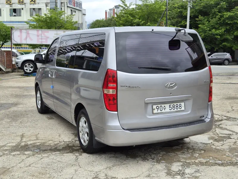 Hyundai Grand Starex