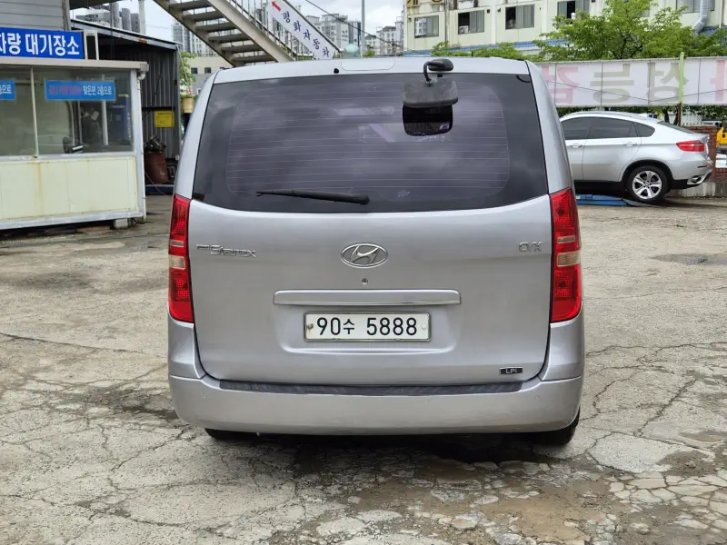 Hyundai Grand Starex