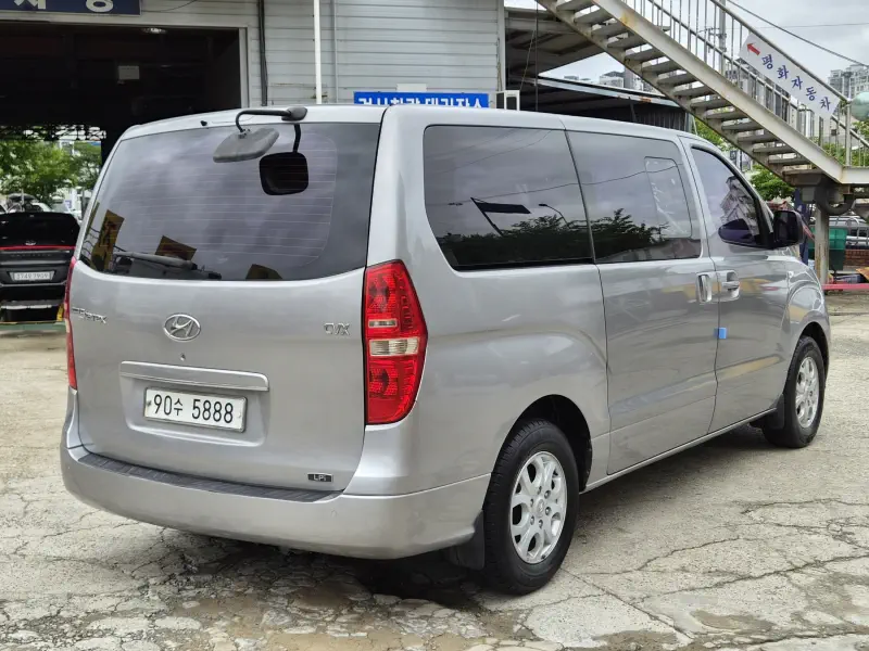 Hyundai Grand Starex