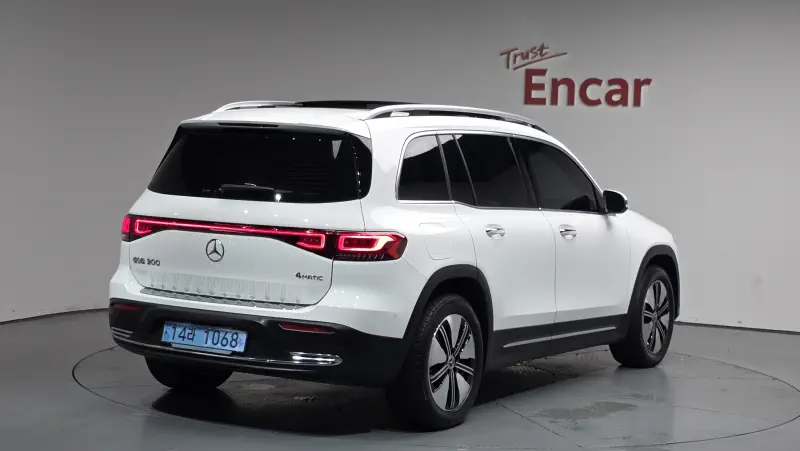 Mercedes-Benz EQB