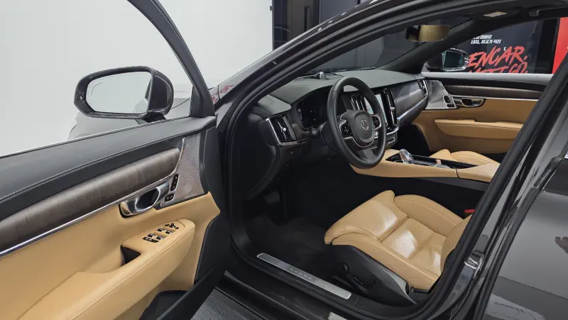 Volvo S90