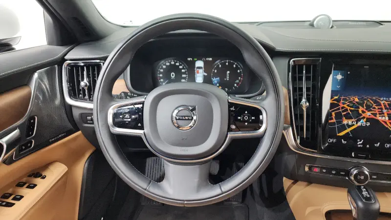 Volvo S90