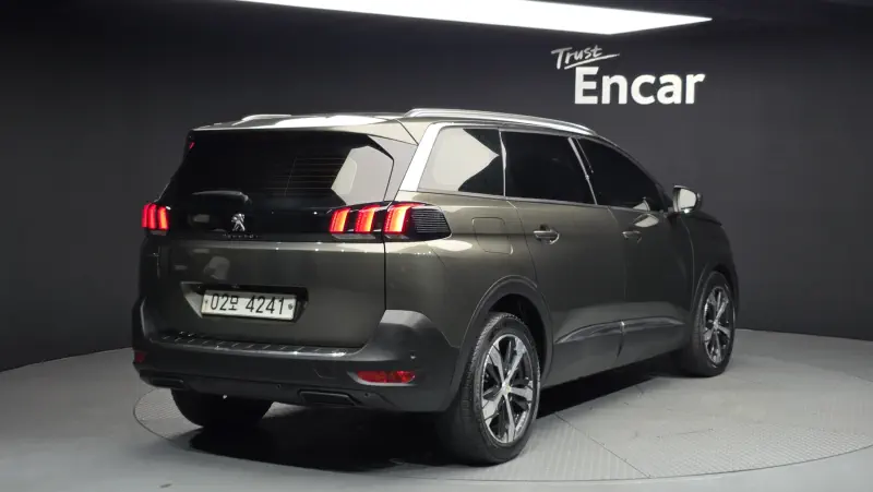 Peugeot 5008