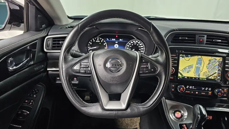 Nissan MAXIMA
