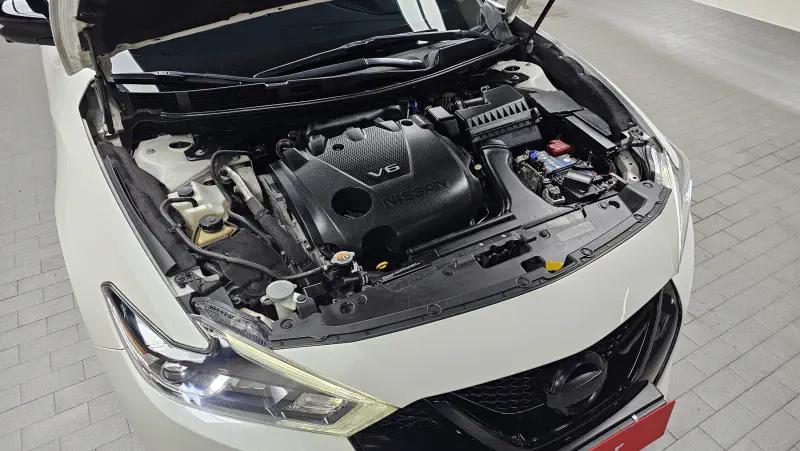 Nissan MAXIMA