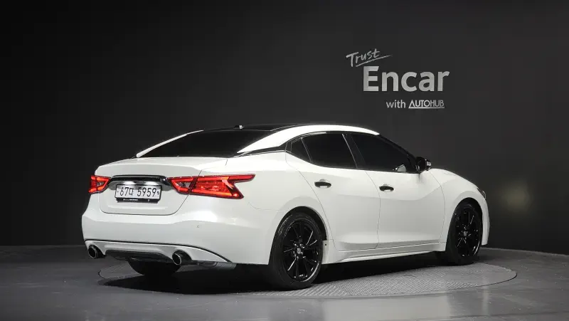 Nissan MAXIMA
