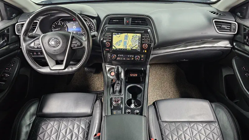 Nissan MAXIMA