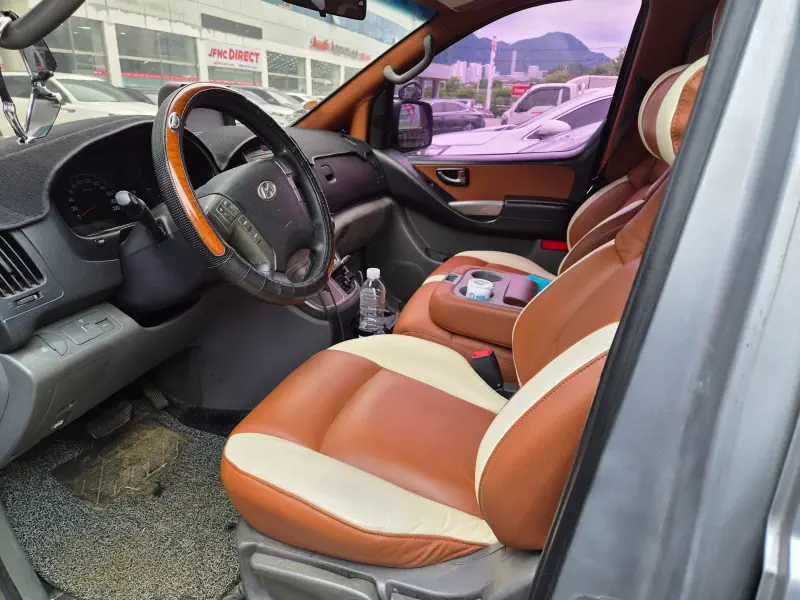 Hyundai Grand Starex