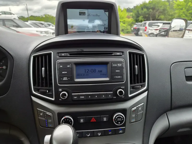 Hyundai Grand Starex