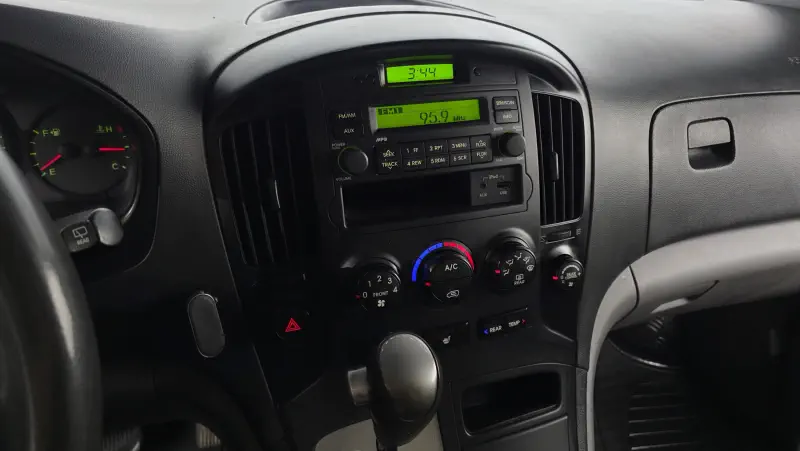 Hyundai Grand Starex