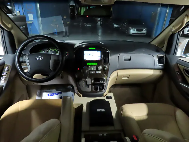 Hyundai Grand Starex