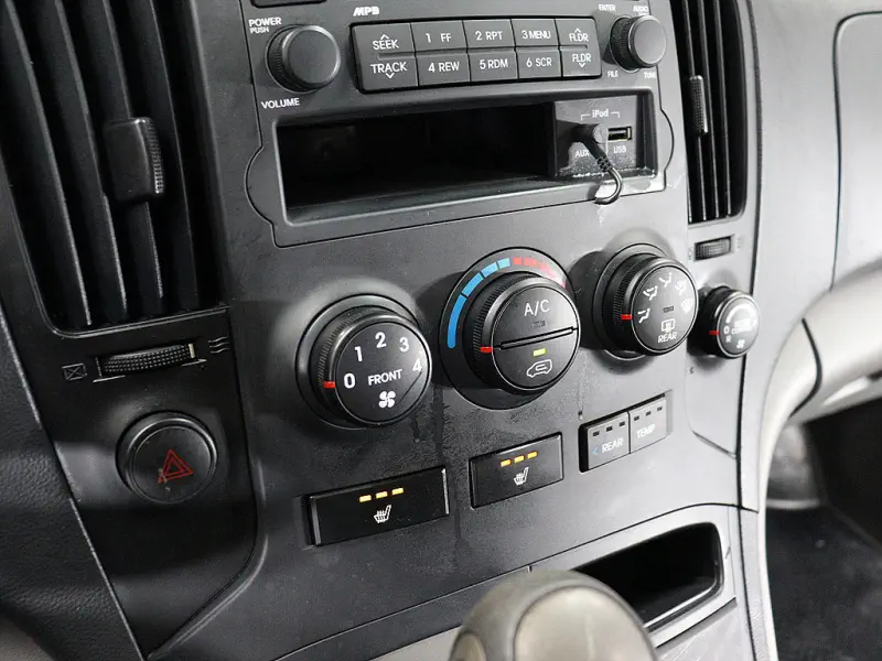 Hyundai Grand Starex