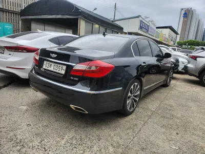 Hyundai Genesis