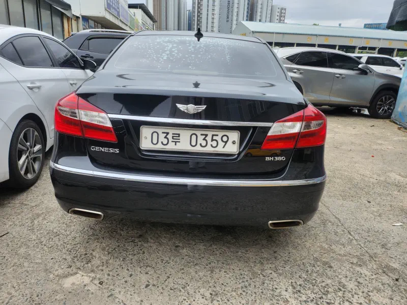 Hyundai Genesis