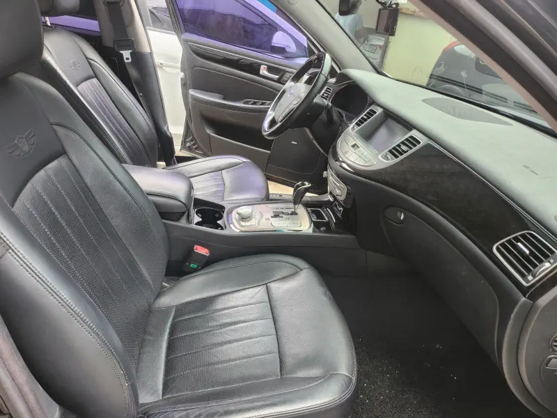 Hyundai Genesis