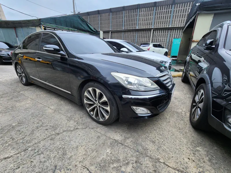 Hyundai Genesis