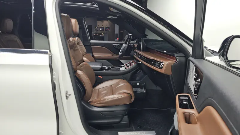 Lincoln Aviator
