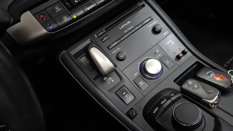 Lexus CT200h