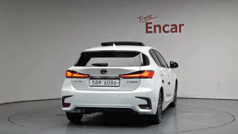 Lexus CT200h
