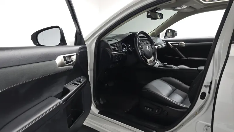 Lexus CT200h