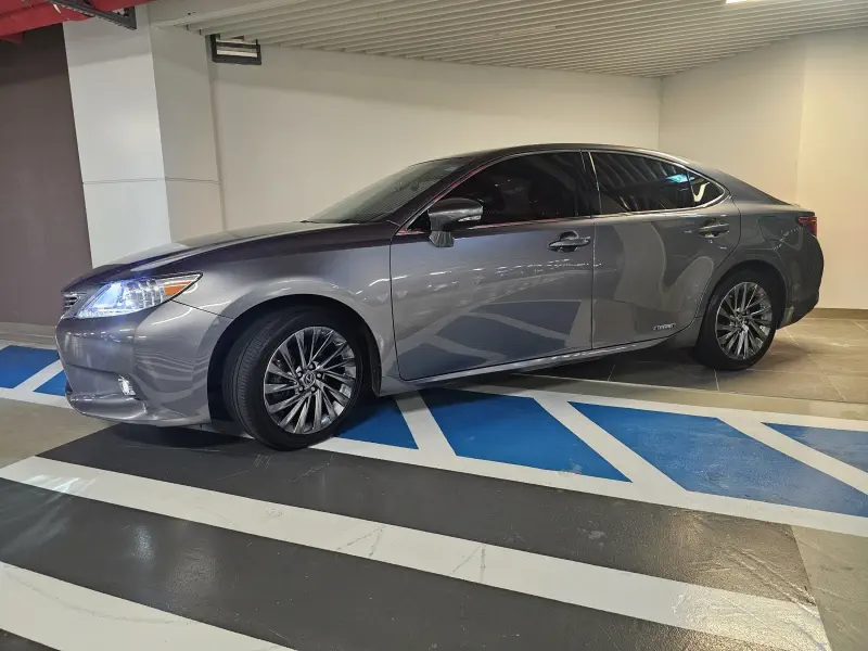 Lexus ES300h
