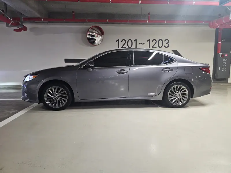 Lexus ES300h